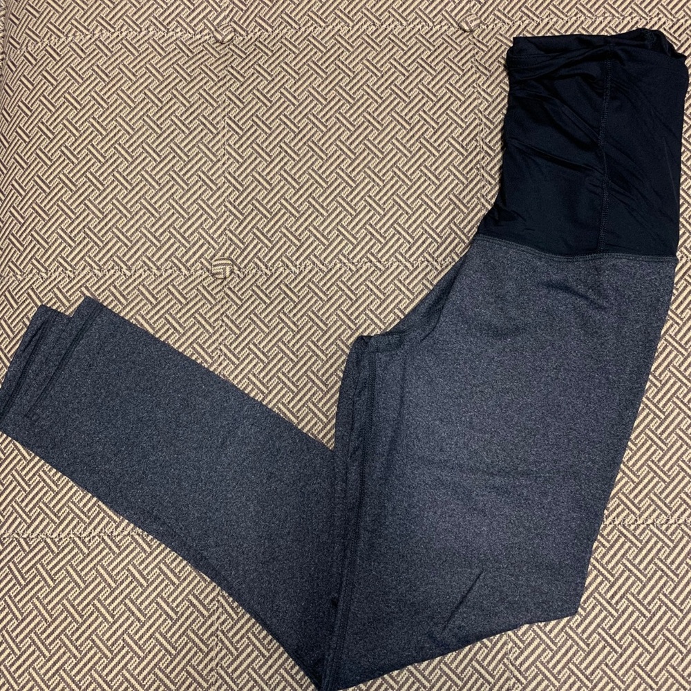 XS Maternity workout leggings